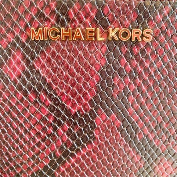 MICHAEL KORS Jet Set Large Clutch Embossed Leather - Picture 3 of 5